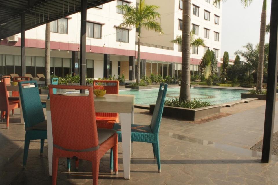 Asialink Premier Karawang Exteriér fotografie