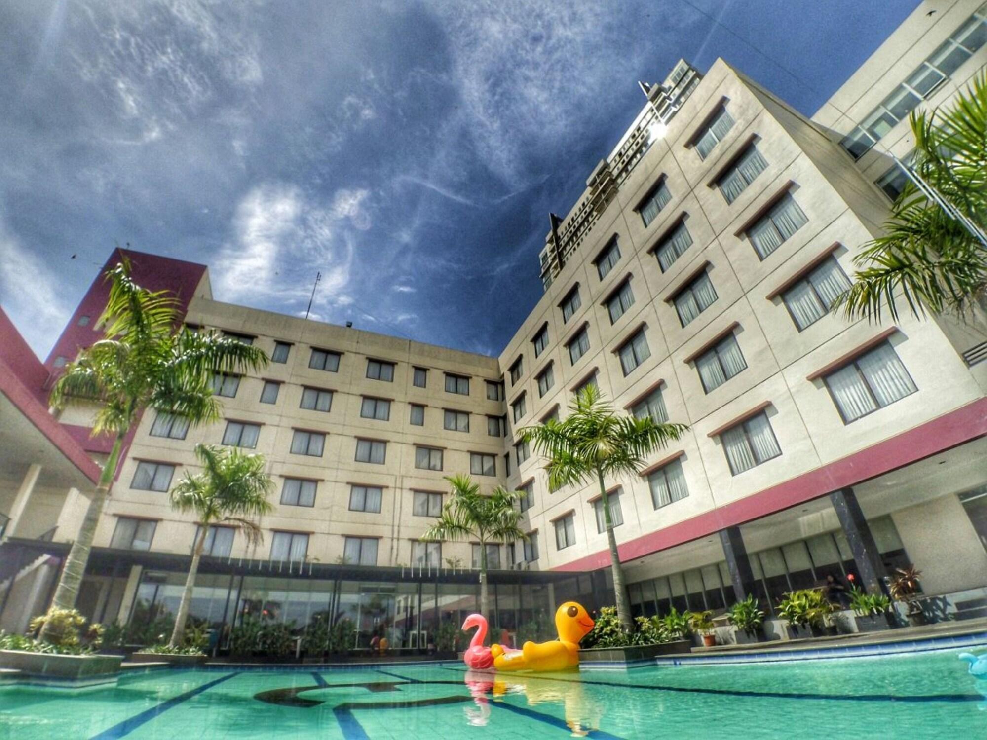 Asialink Premier Karawang Exteriér fotografie