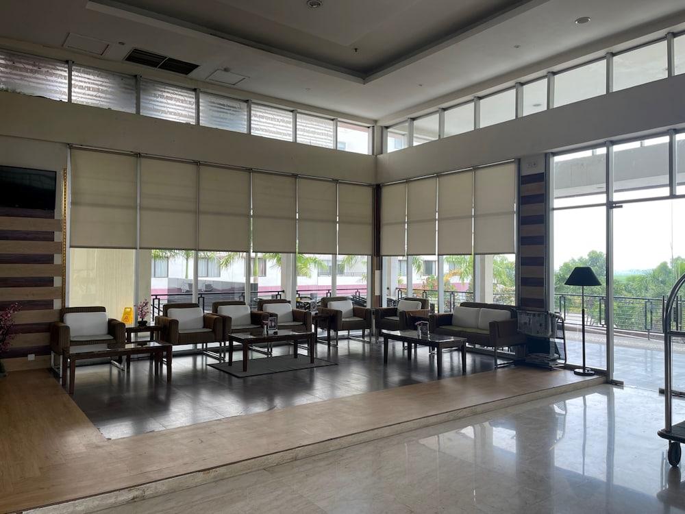 Asialink Premier Karawang Exteriér fotografie