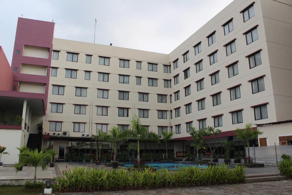 Asialink Premier Karawang Exteriér fotografie